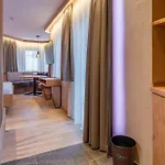 Rose Hotel